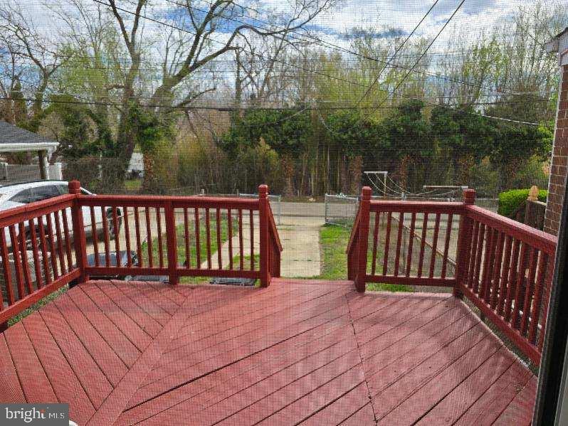 CHARLESMONT - Residential Lease