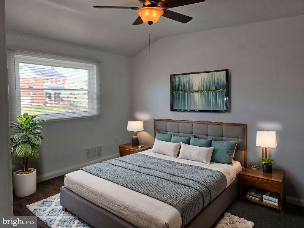 CHARLESMONT - Residential Lease