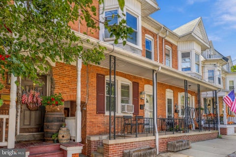 Townhouse For Sale - 60 N Water Street<br/> SPRING GROVE, PA 17362