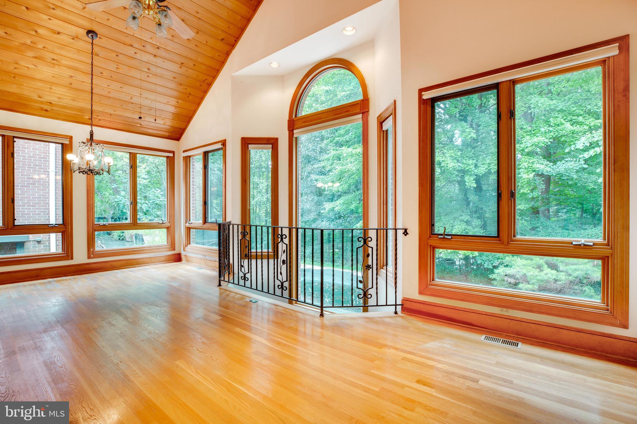 LINGANORE - Residential