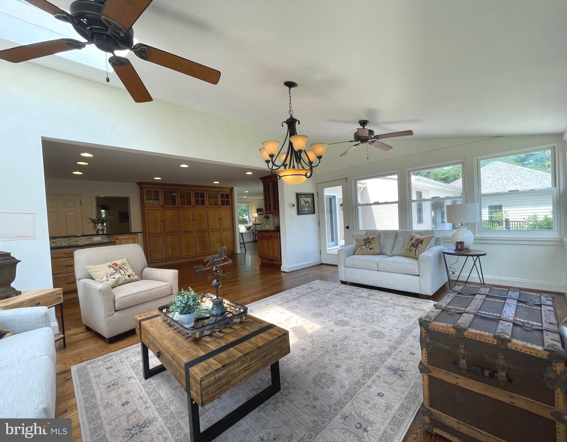 RADNOR HUNT - Residential