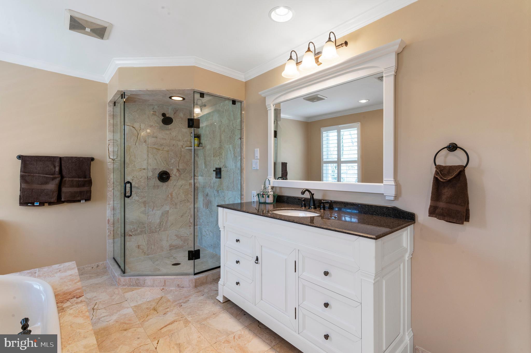 RADNOR HUNT - Residential