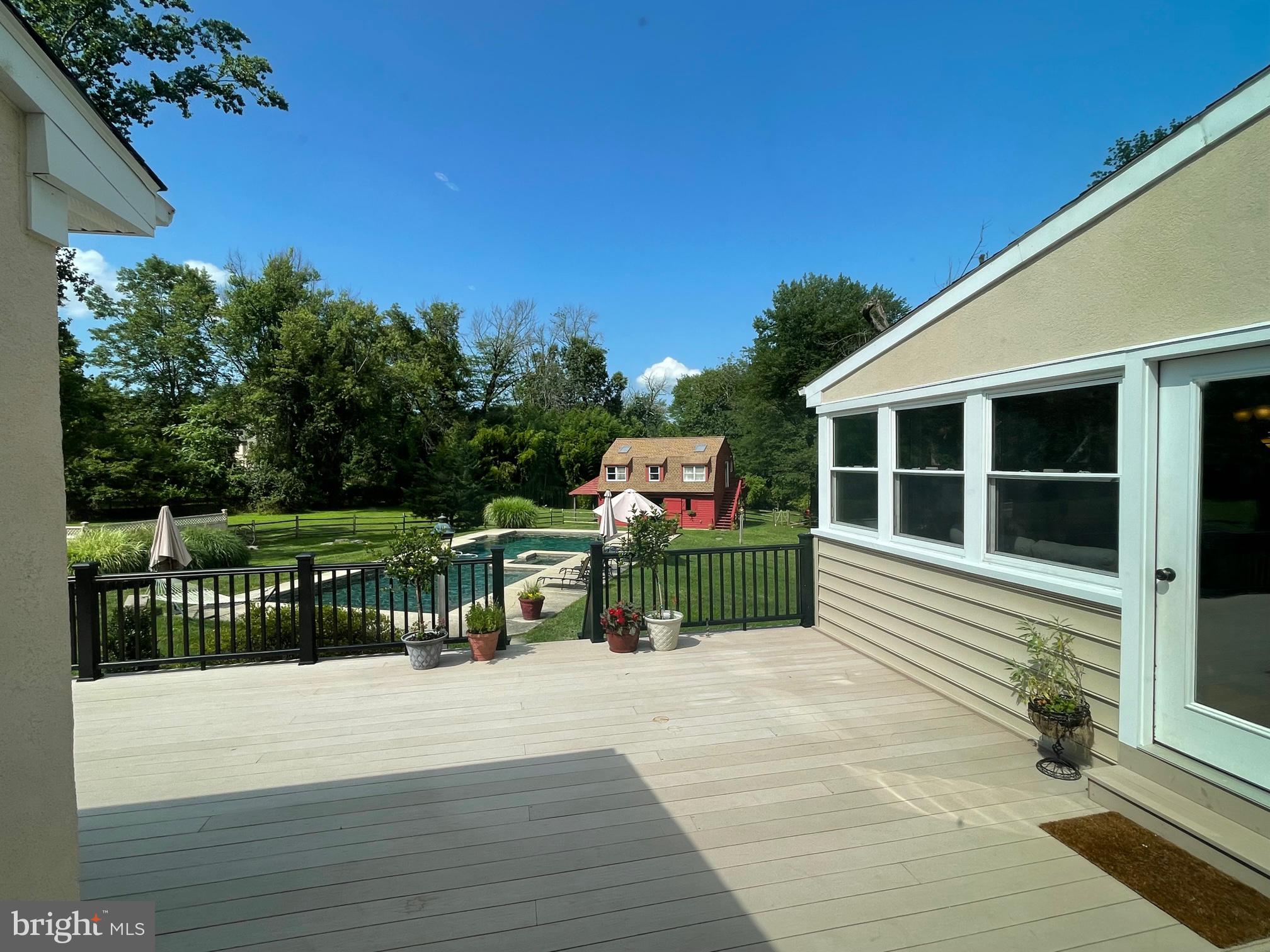 RADNOR HUNT - Residential