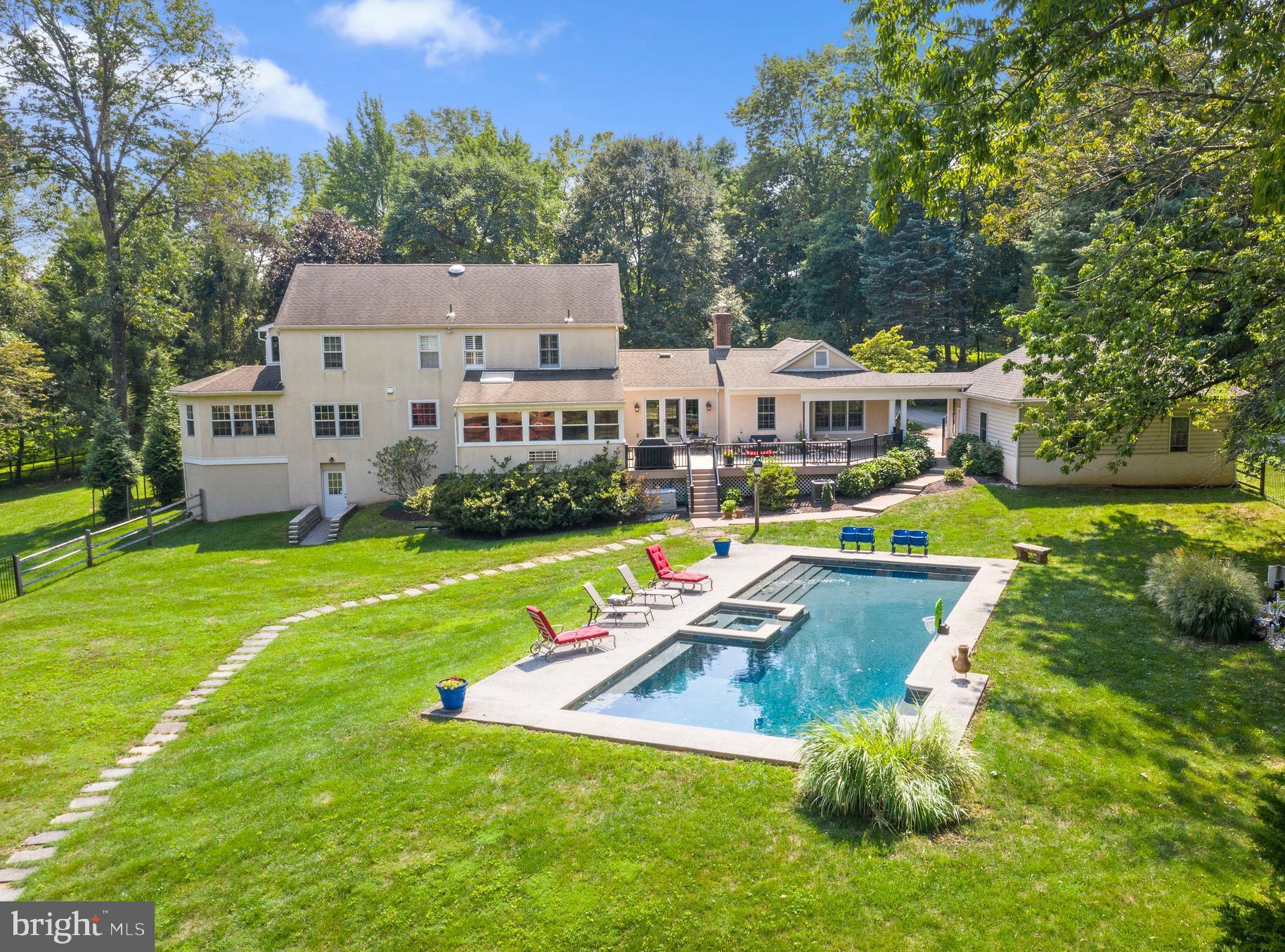 RADNOR HUNT - Residential