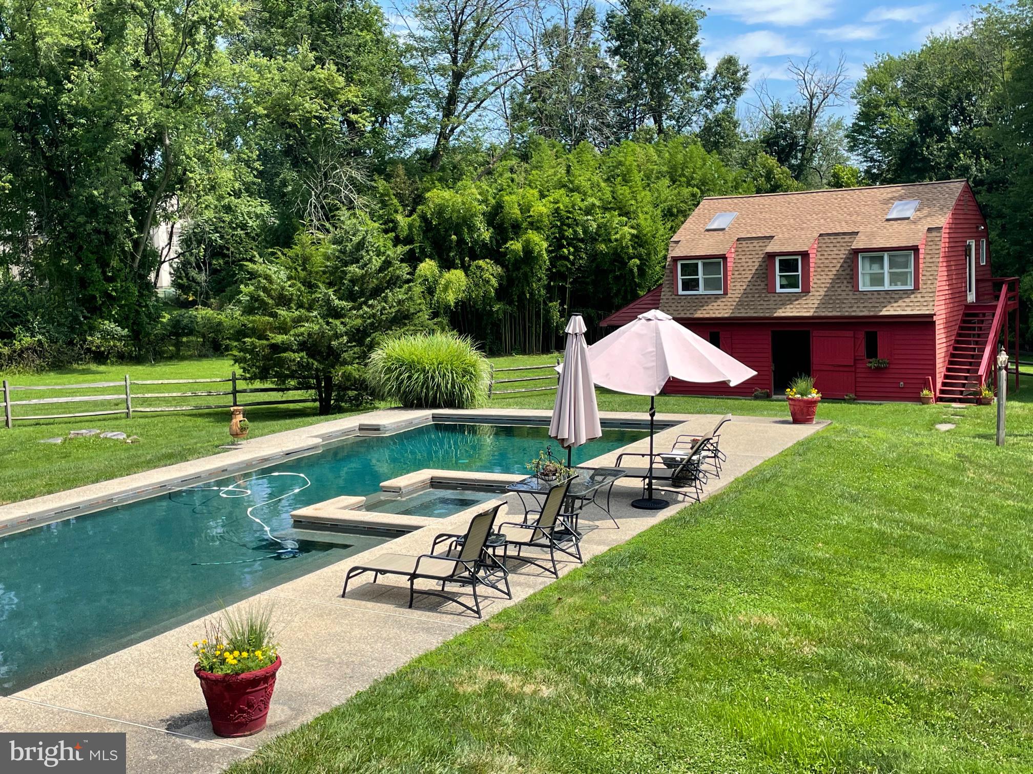 RADNOR HUNT - Residential