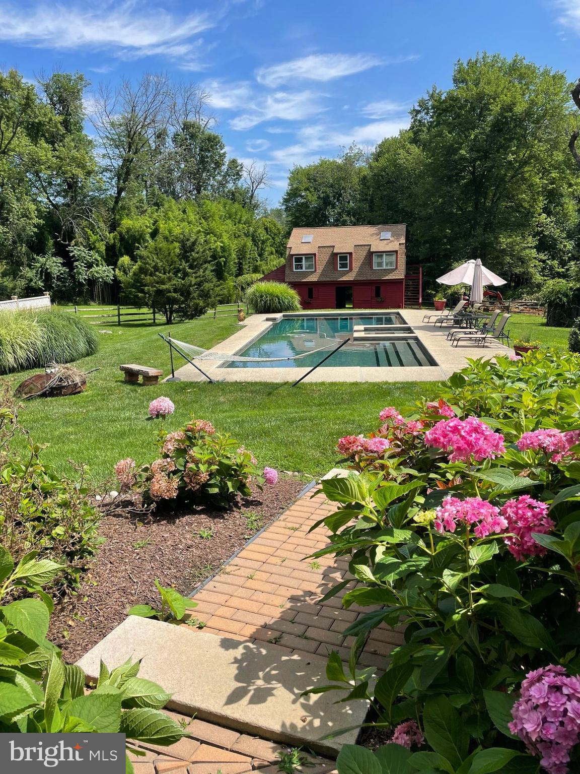 RADNOR HUNT - Residential