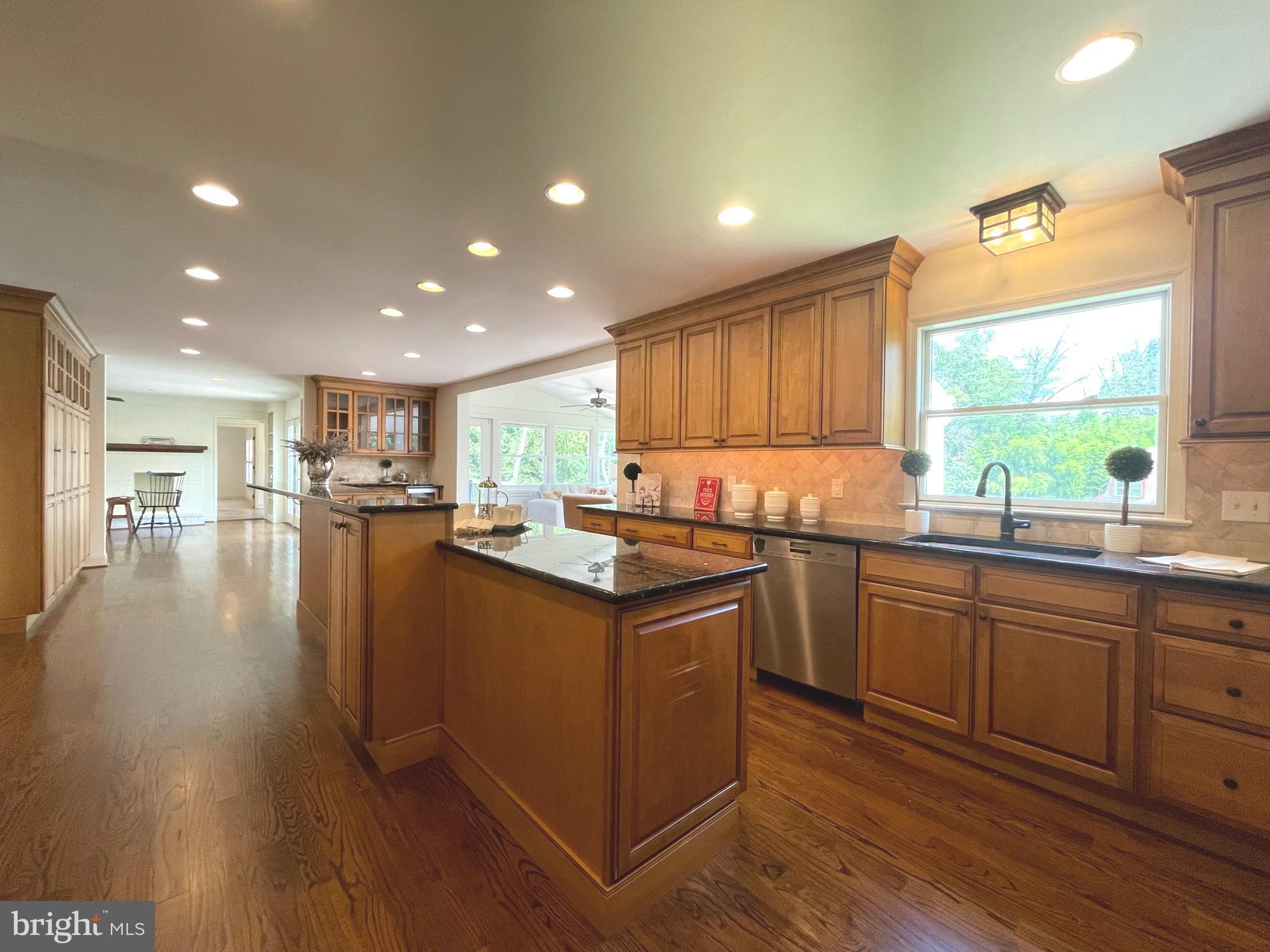 RADNOR HUNT - Residential