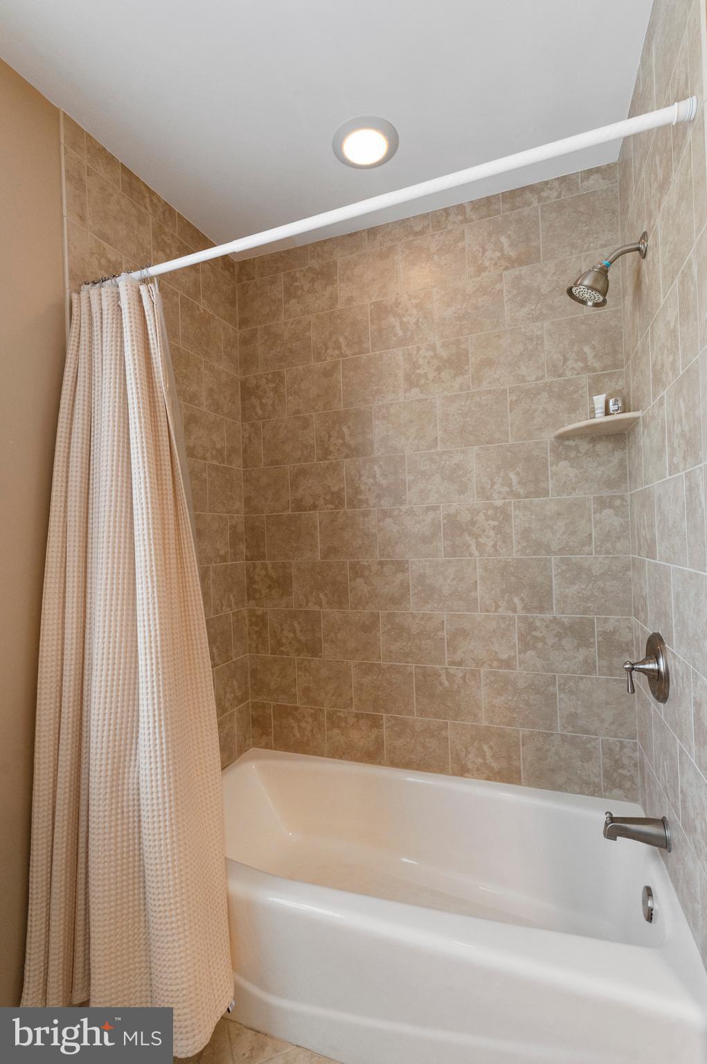 RADNOR HUNT - Residential