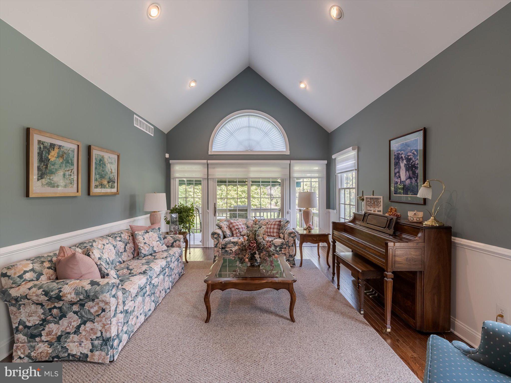 128 SAWGRASS DRIVE
