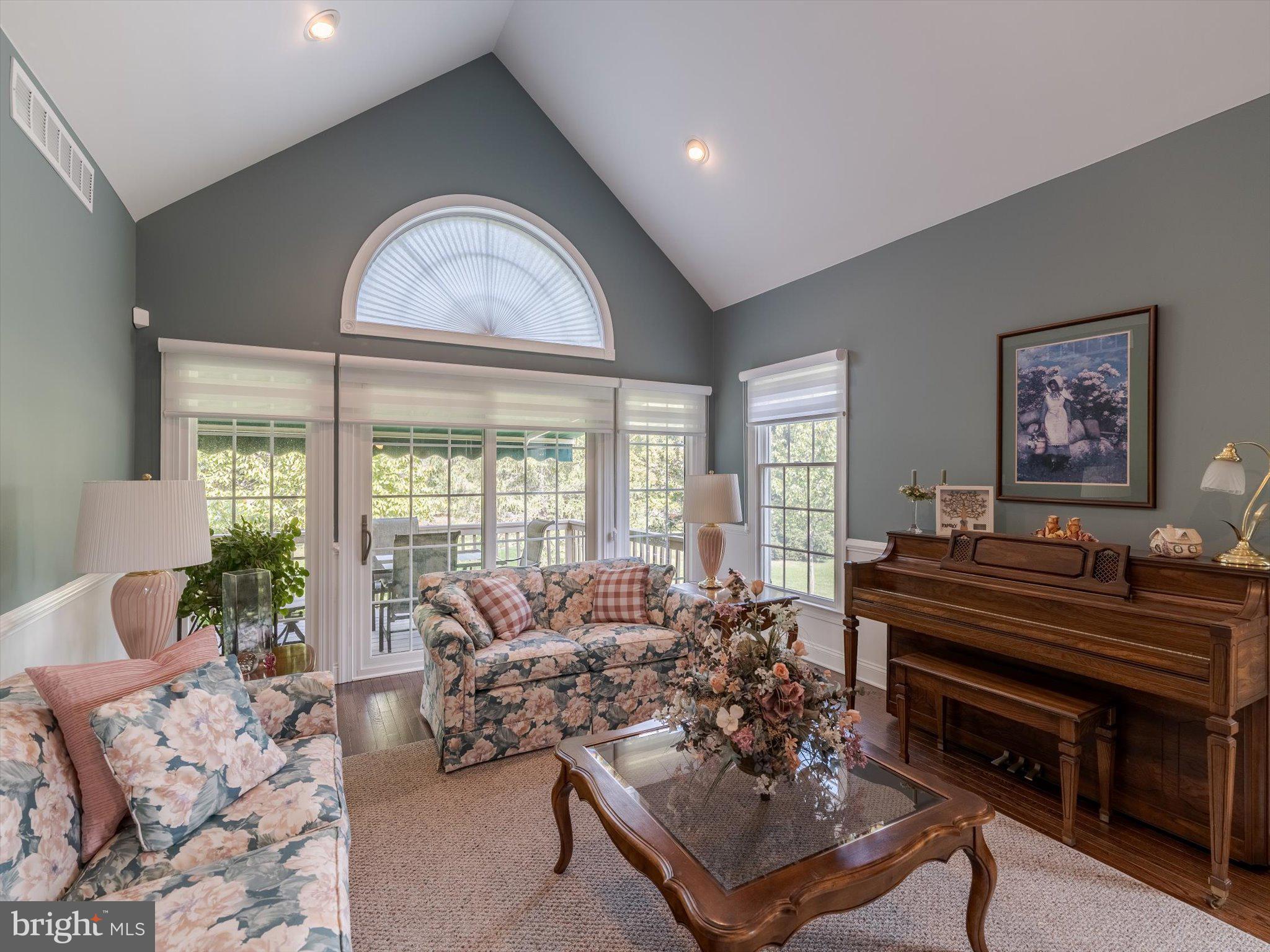 128 SAWGRASS DRIVE