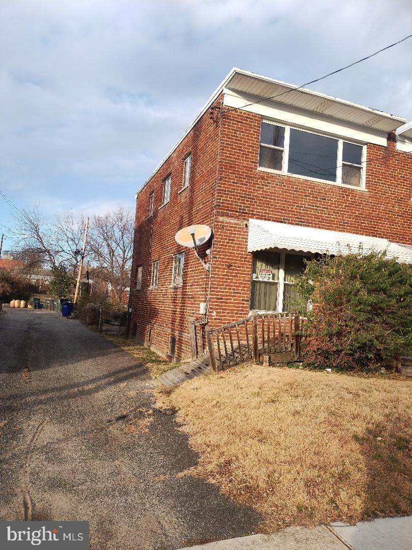 38 SHERIDAN STREET NE