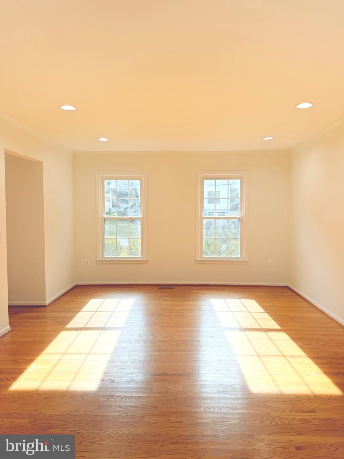 9614 LOCUST HILL DRIVE