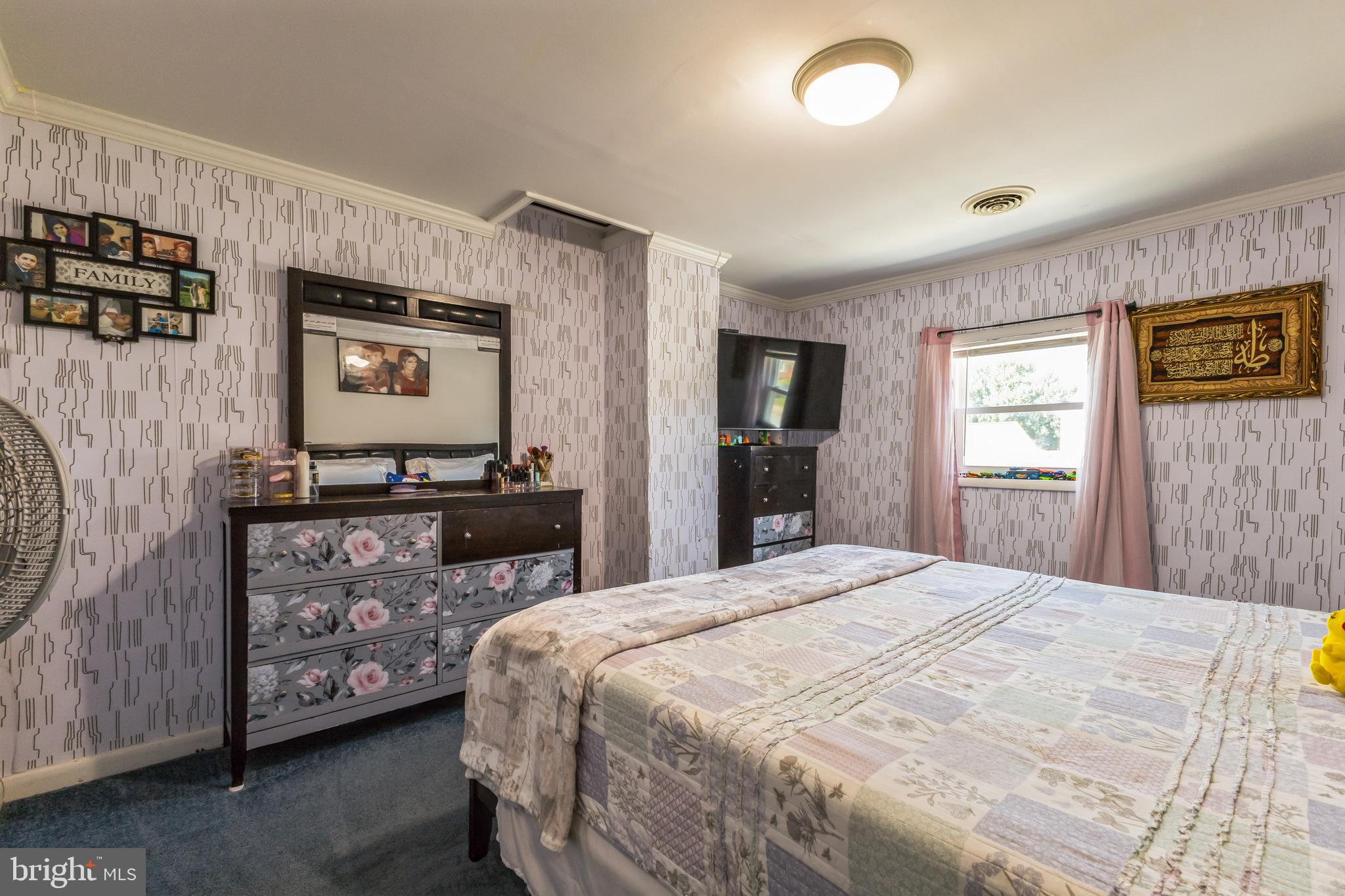 HILLCREST - Residential