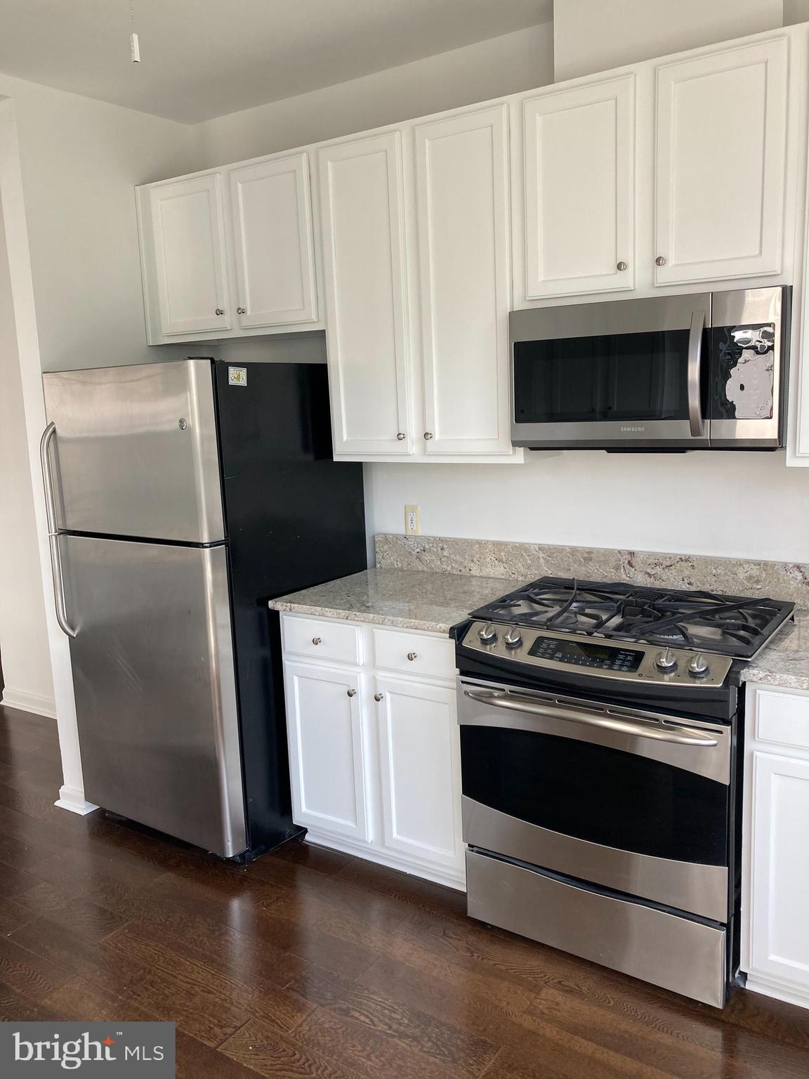 KING FARM WATKINS POND - Residential