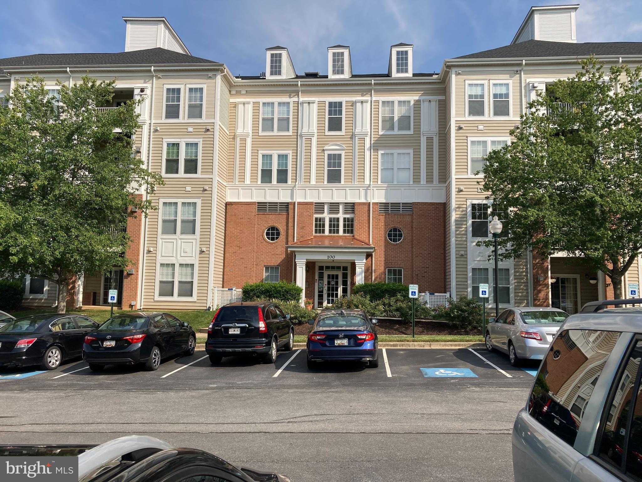 KING FARM WATKINS POND - Residential