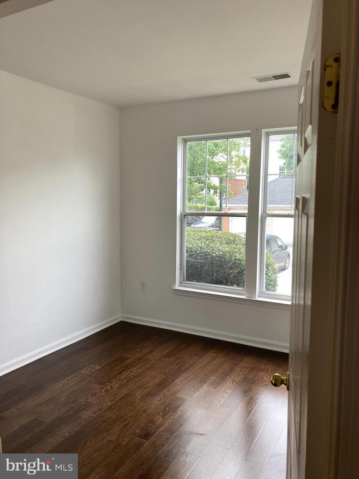 KING FARM WATKINS POND - Residential