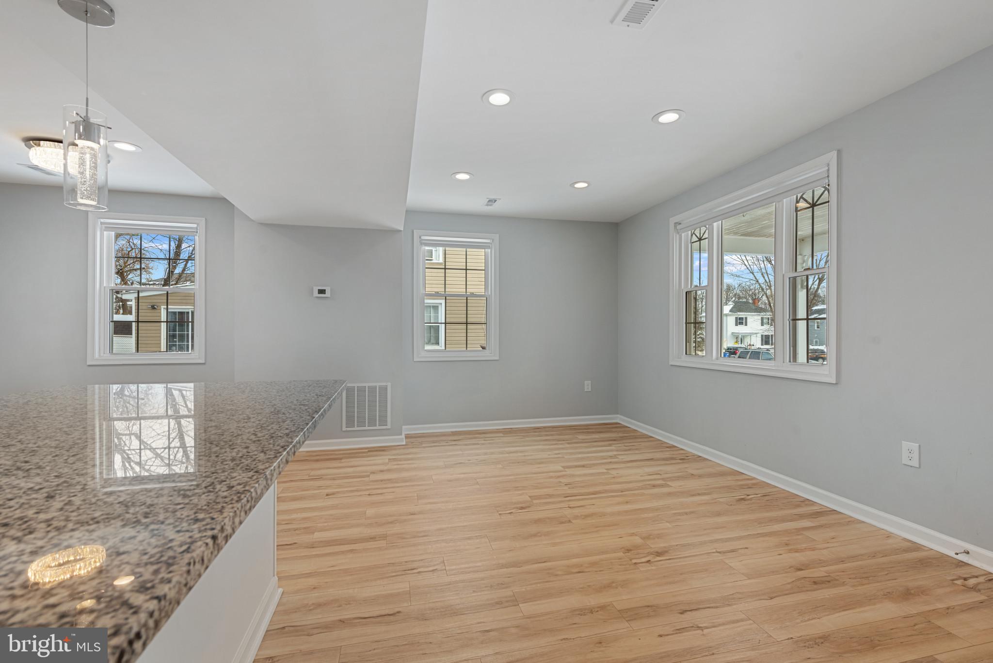 ABERDEEN HILLS - Residential