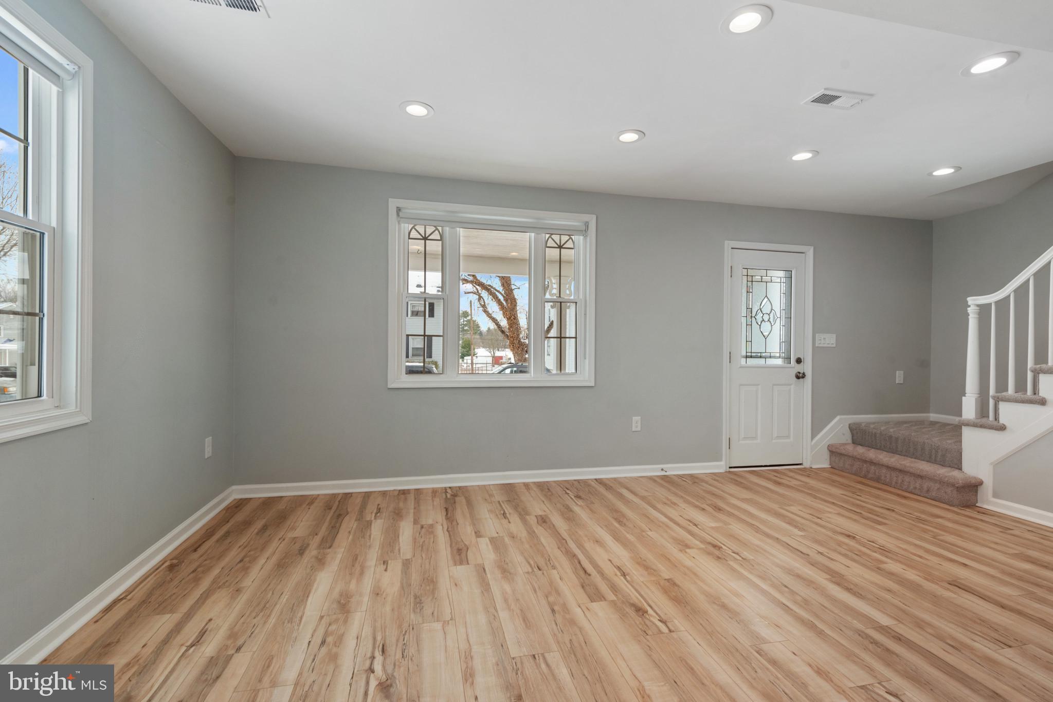 ABERDEEN HILLS - Residential