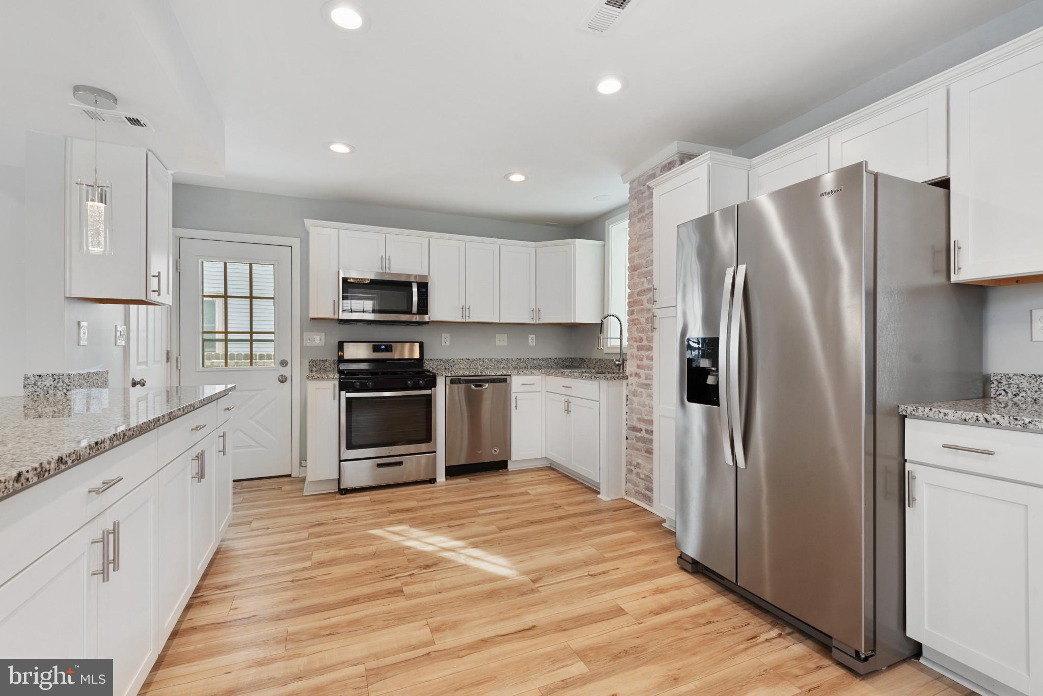 ABERDEEN HILLS - Residential