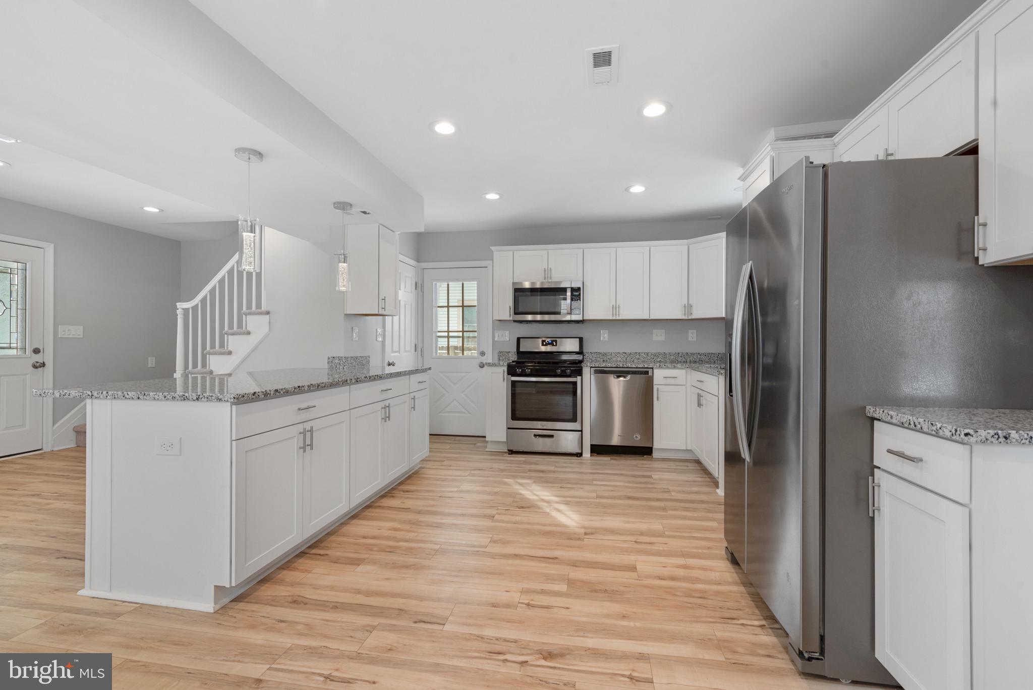 ABERDEEN HILLS - Residential