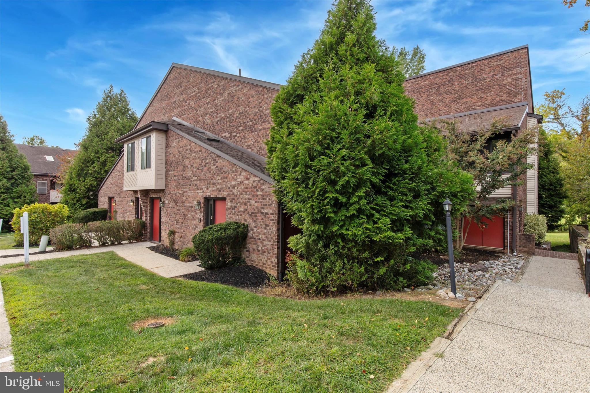 702 MOUNTAINVIEW DRIVE 702