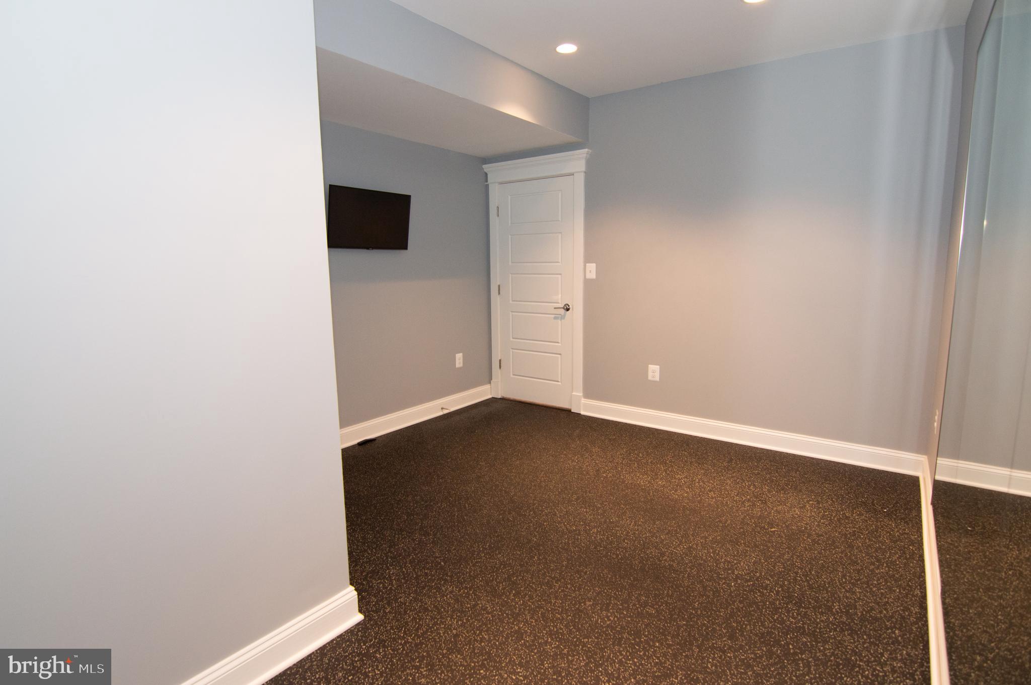 WEST VIENNA WOODS - Residential