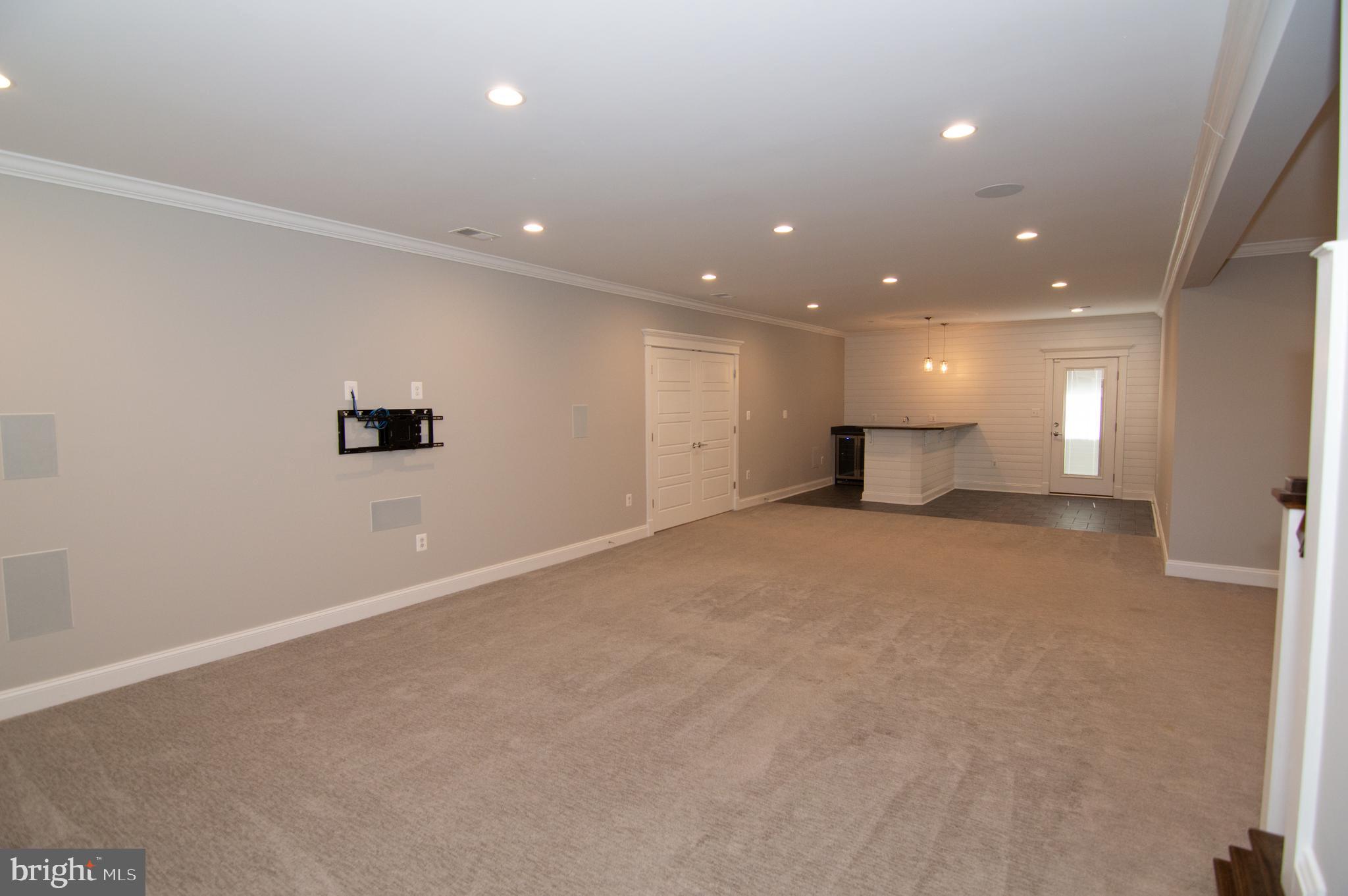 WEST VIENNA WOODS - Residential