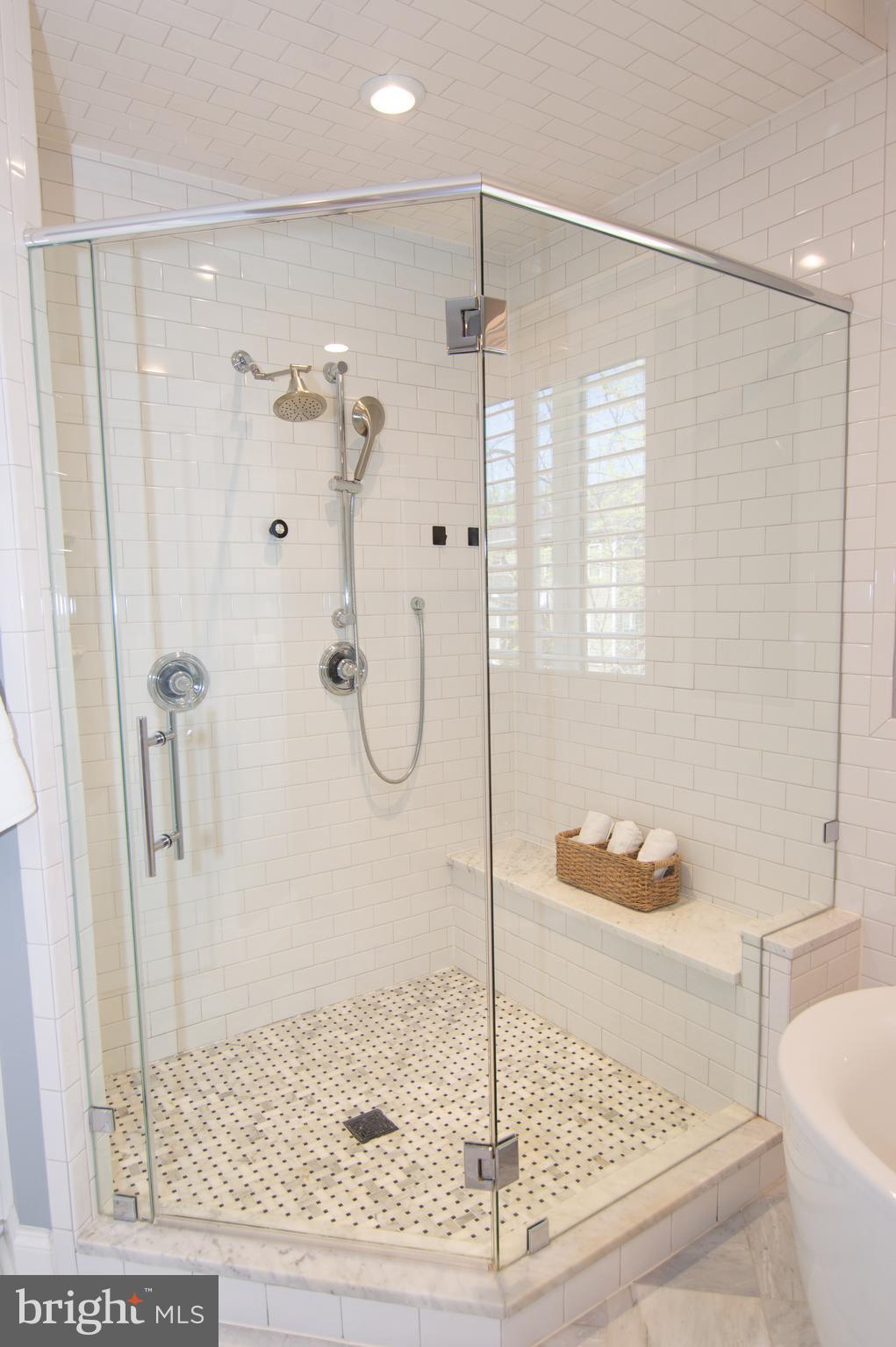 WEST VIENNA WOODS - Residential