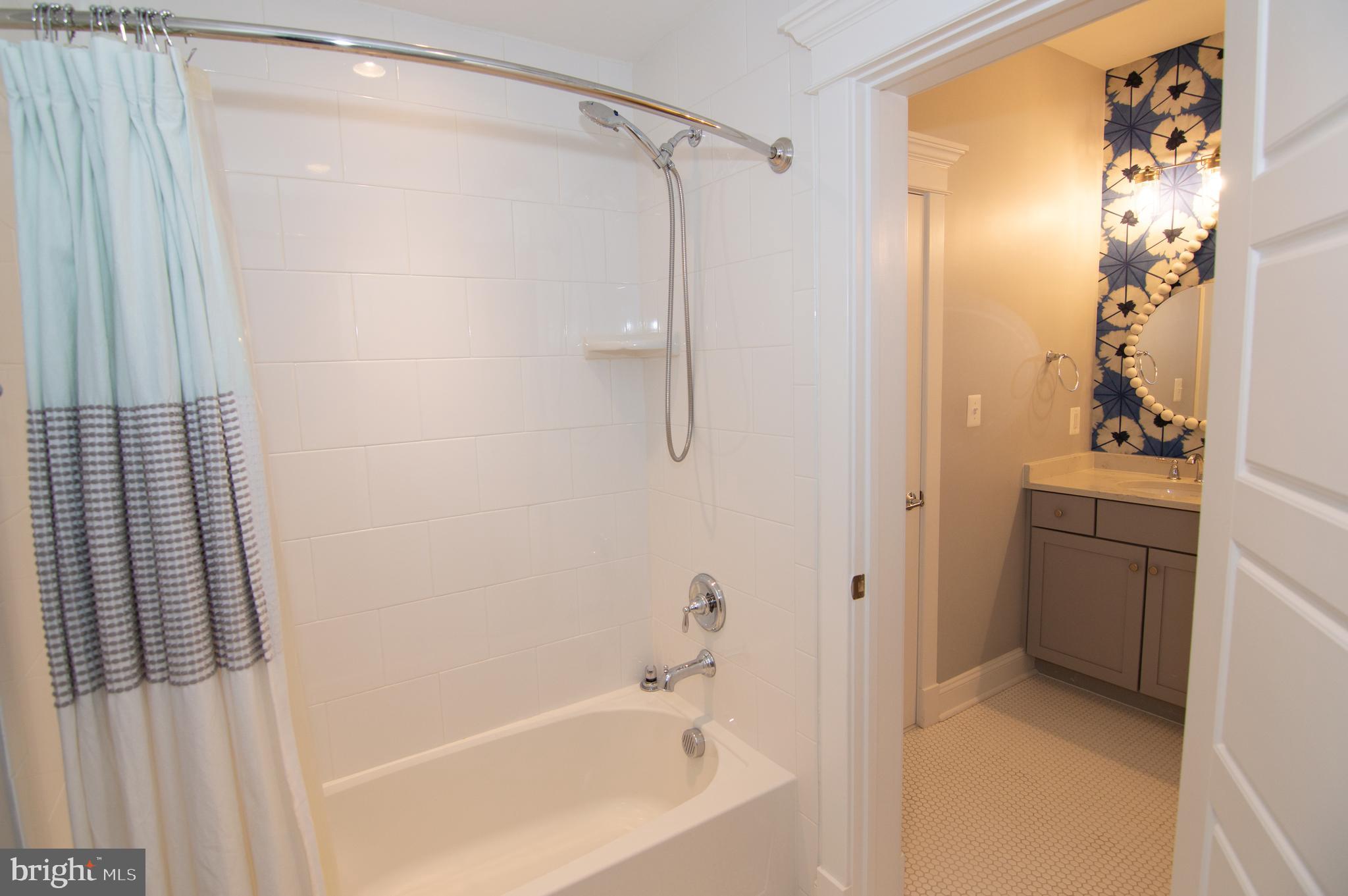 WEST VIENNA WOODS - Residential