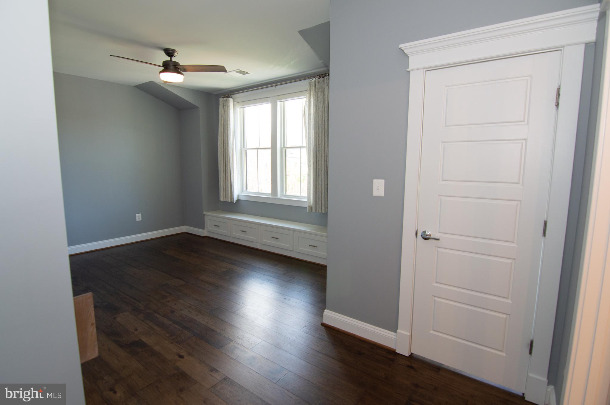 WEST VIENNA WOODS - Residential