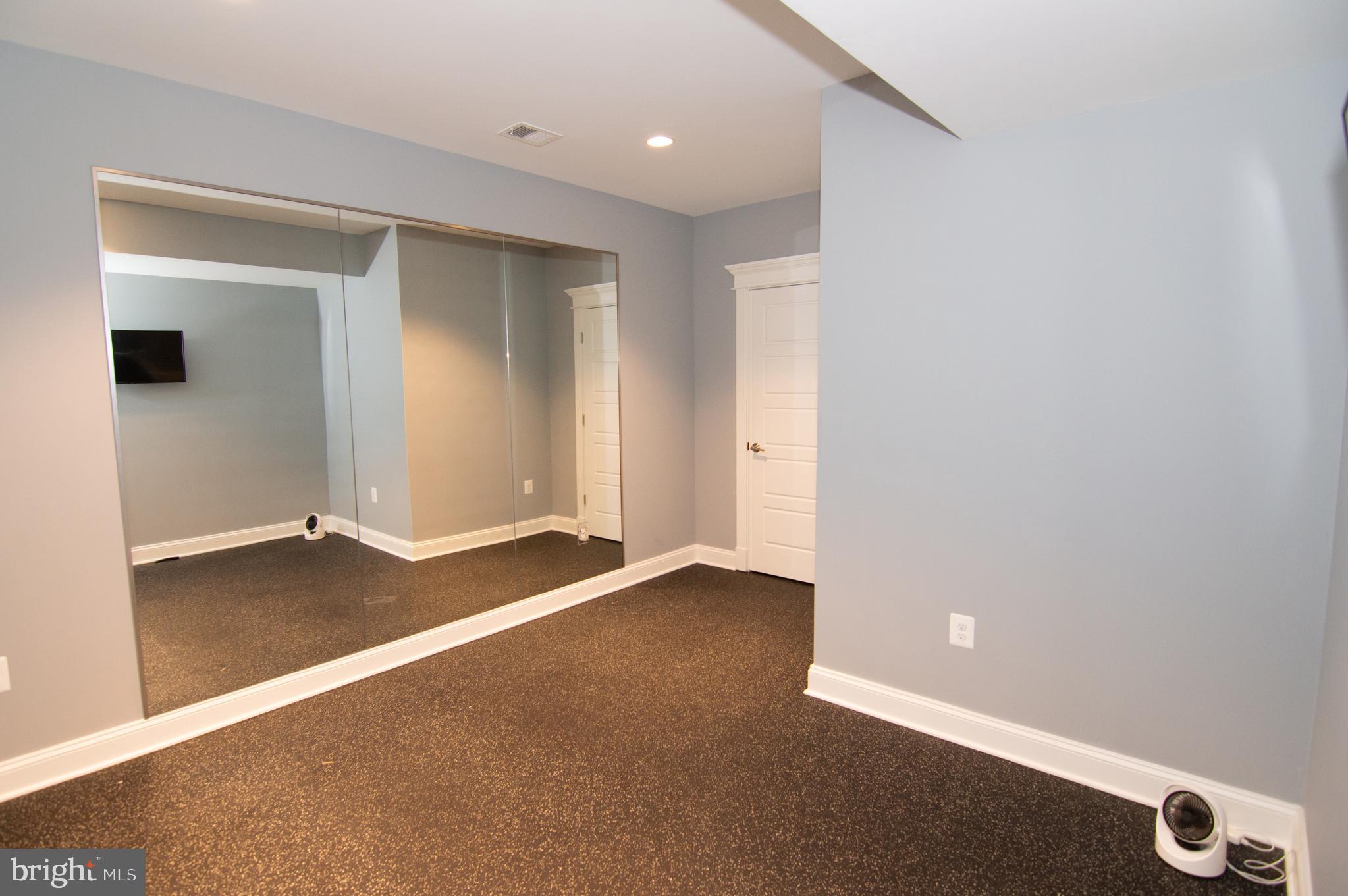 WEST VIENNA WOODS - Residential