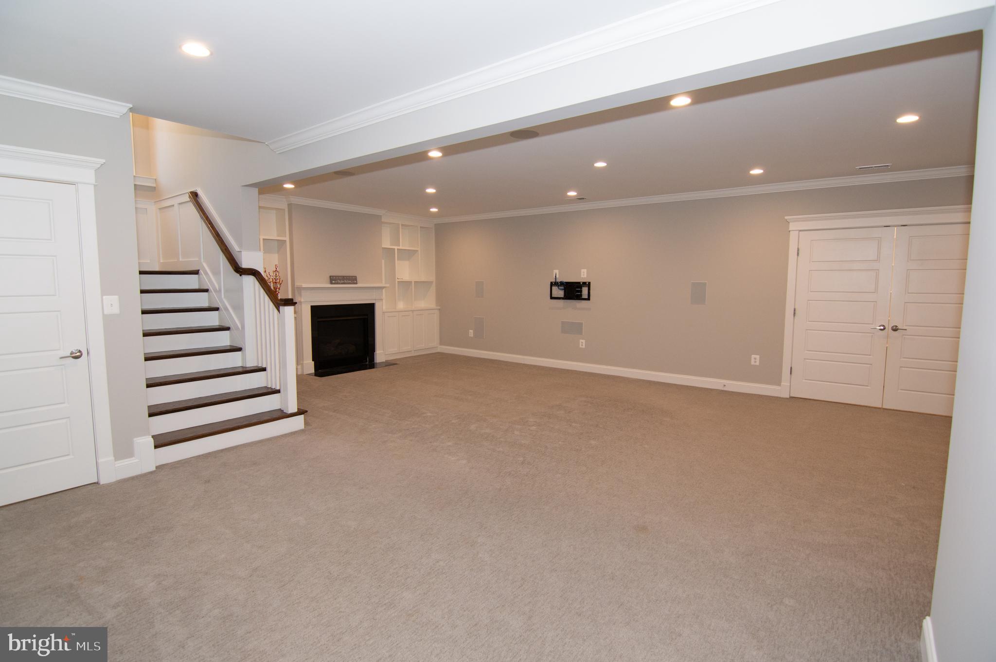 WEST VIENNA WOODS - Residential