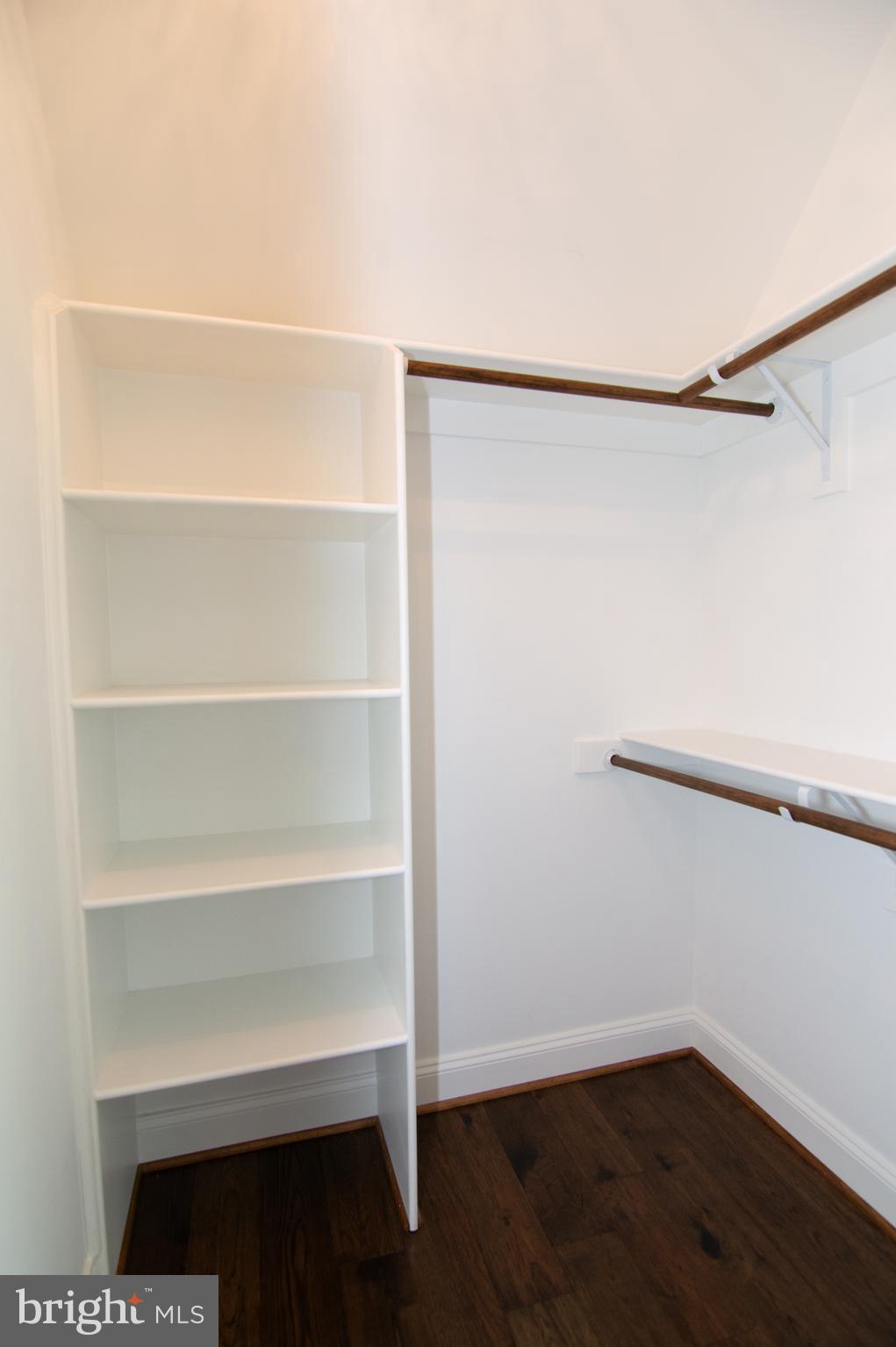 WEST VIENNA WOODS - Residential