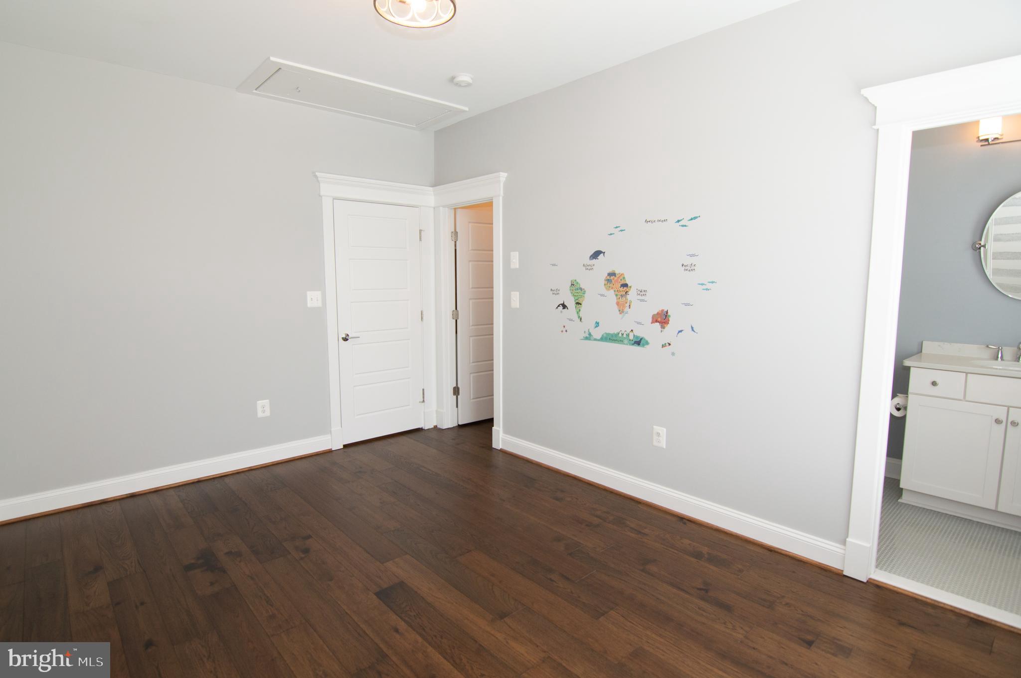 WEST VIENNA WOODS - Residential