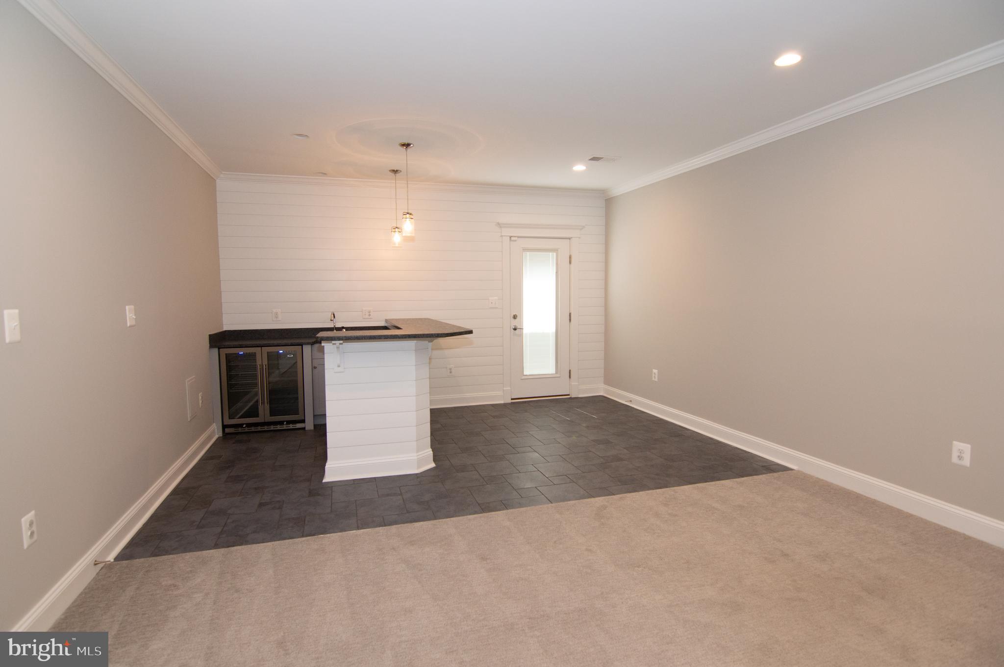 WEST VIENNA WOODS - Residential