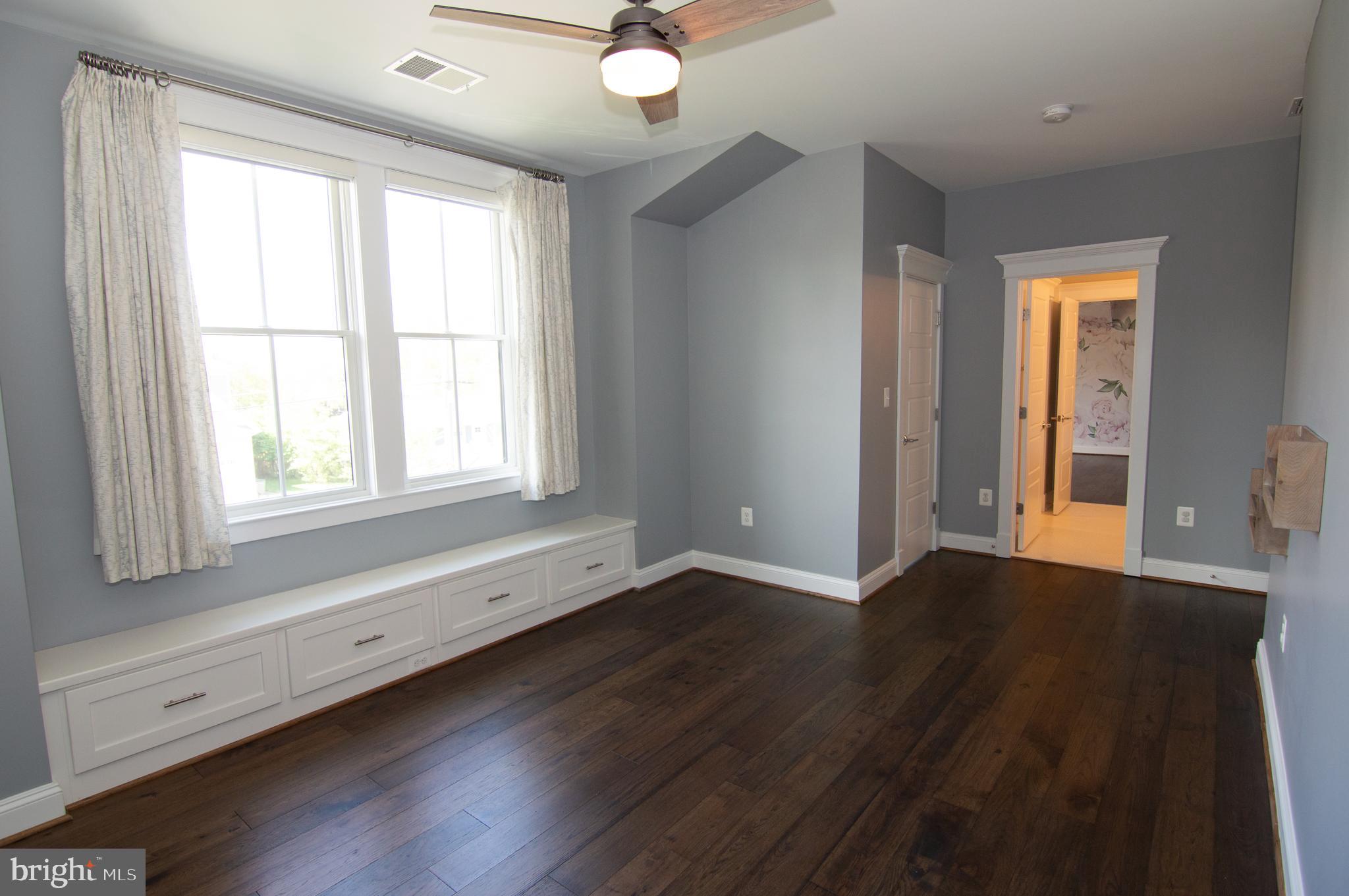 WEST VIENNA WOODS - Residential