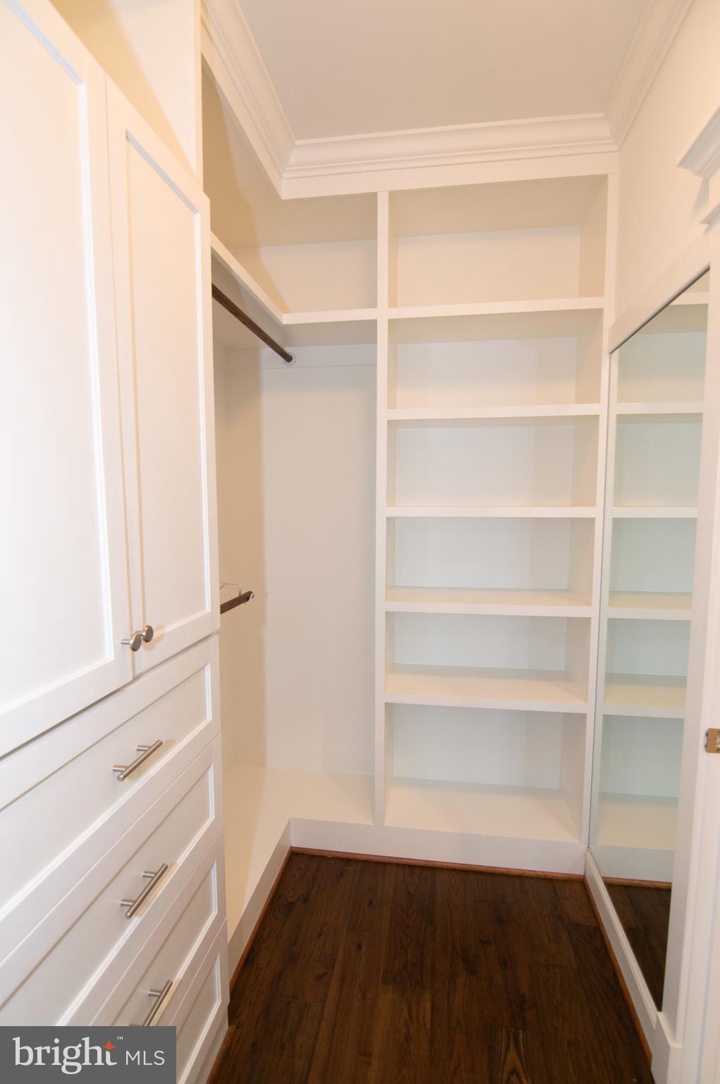 WEST VIENNA WOODS - Residential