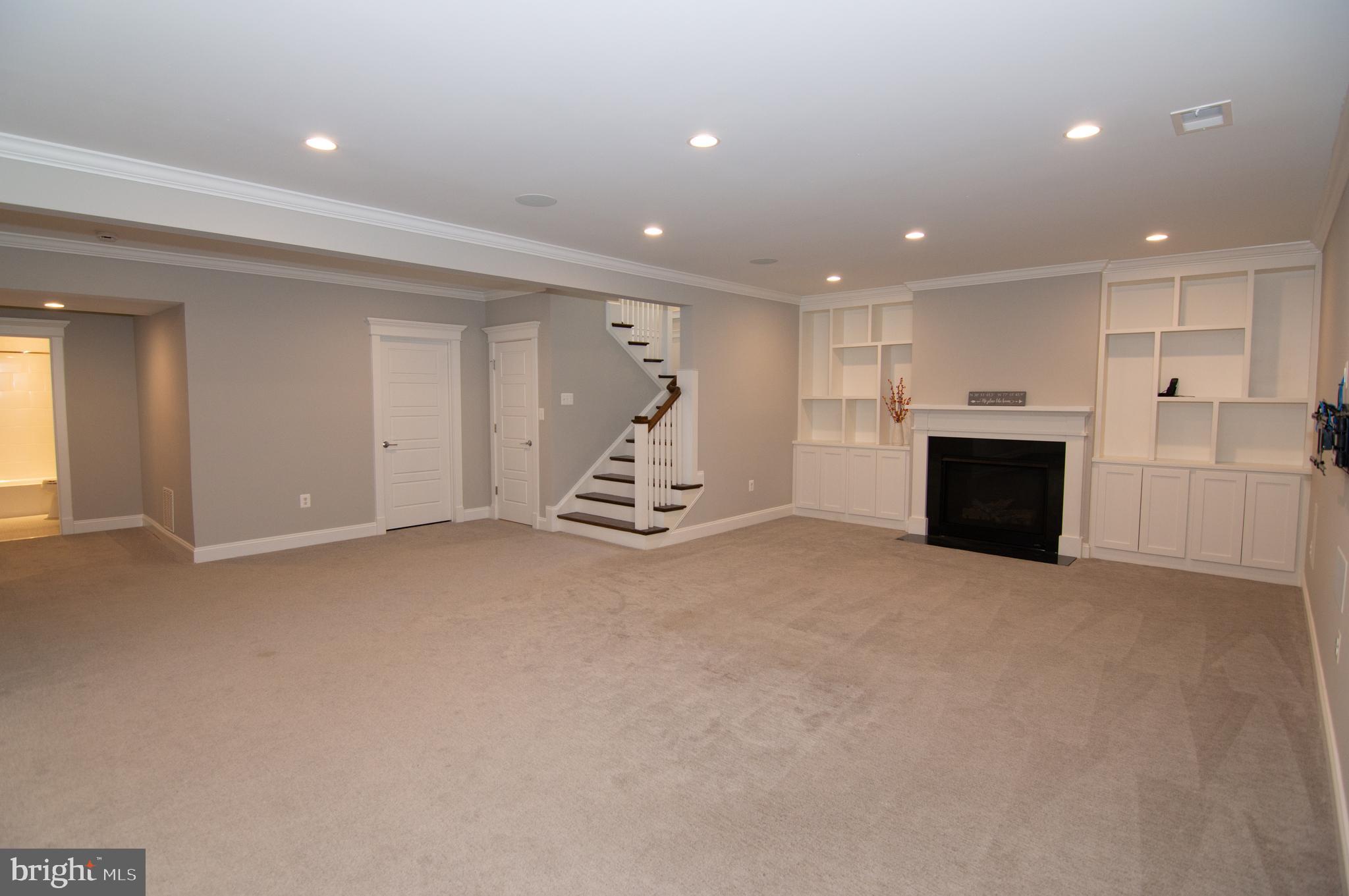 WEST VIENNA WOODS - Residential