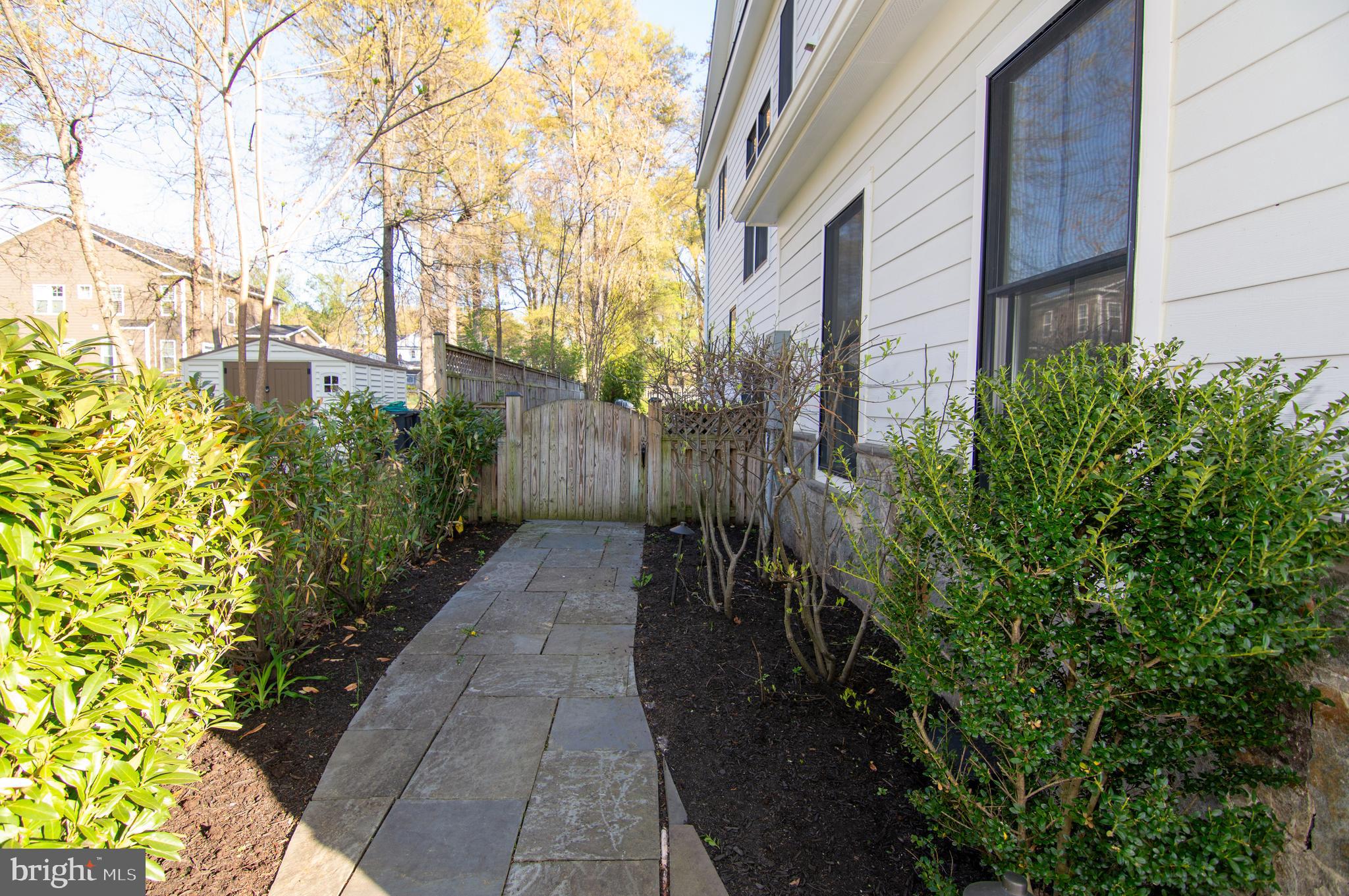 204 BATTLE STREET SW