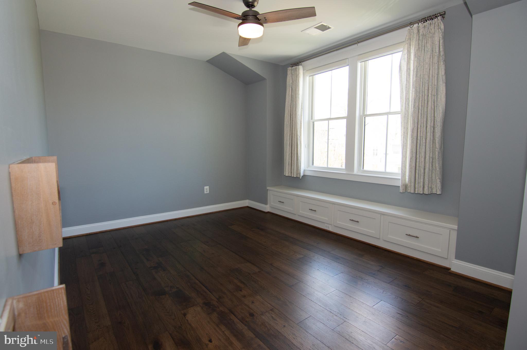 WEST VIENNA WOODS - Residential