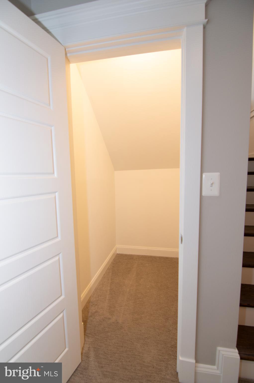 WEST VIENNA WOODS - Residential