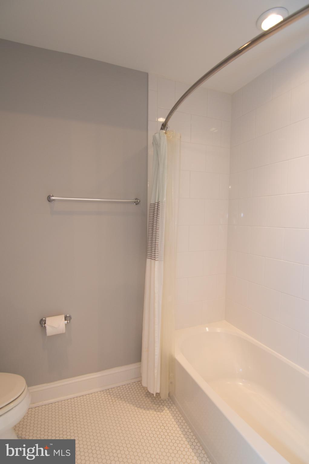 WEST VIENNA WOODS - Residential