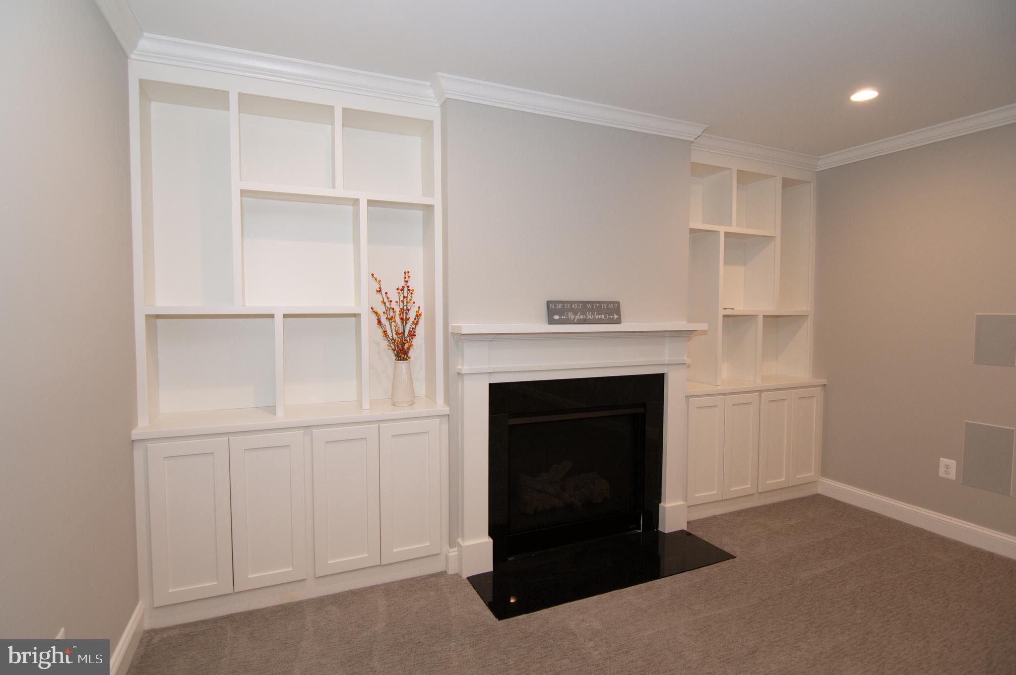 WEST VIENNA WOODS - Residential