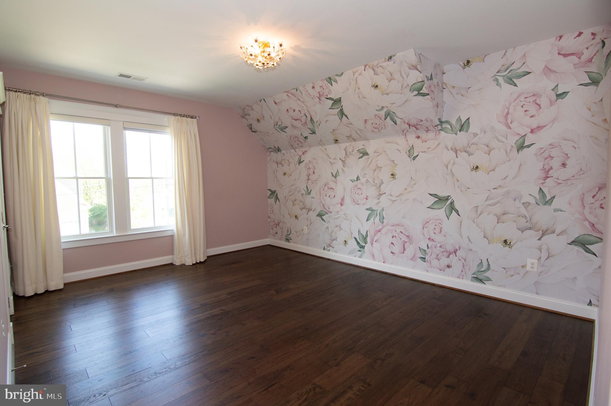 WEST VIENNA WOODS - Residential