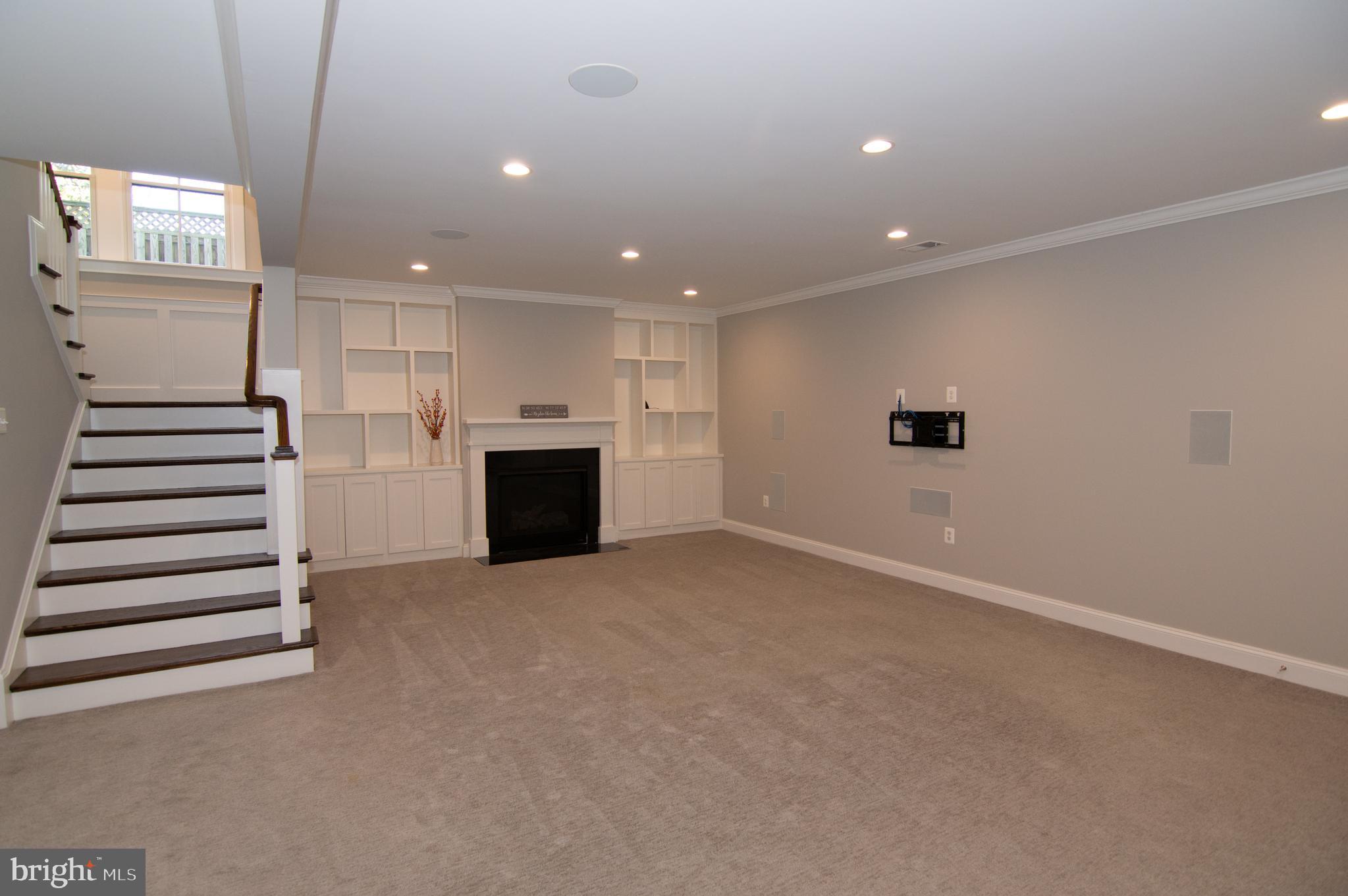 WEST VIENNA WOODS - Residential