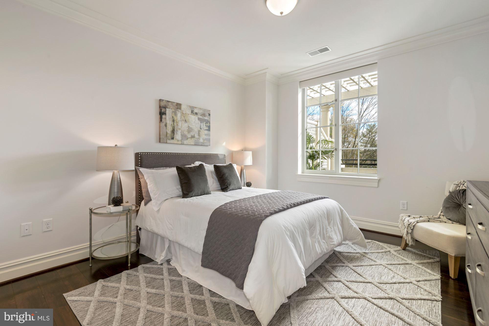 THE SIGNET - Residential