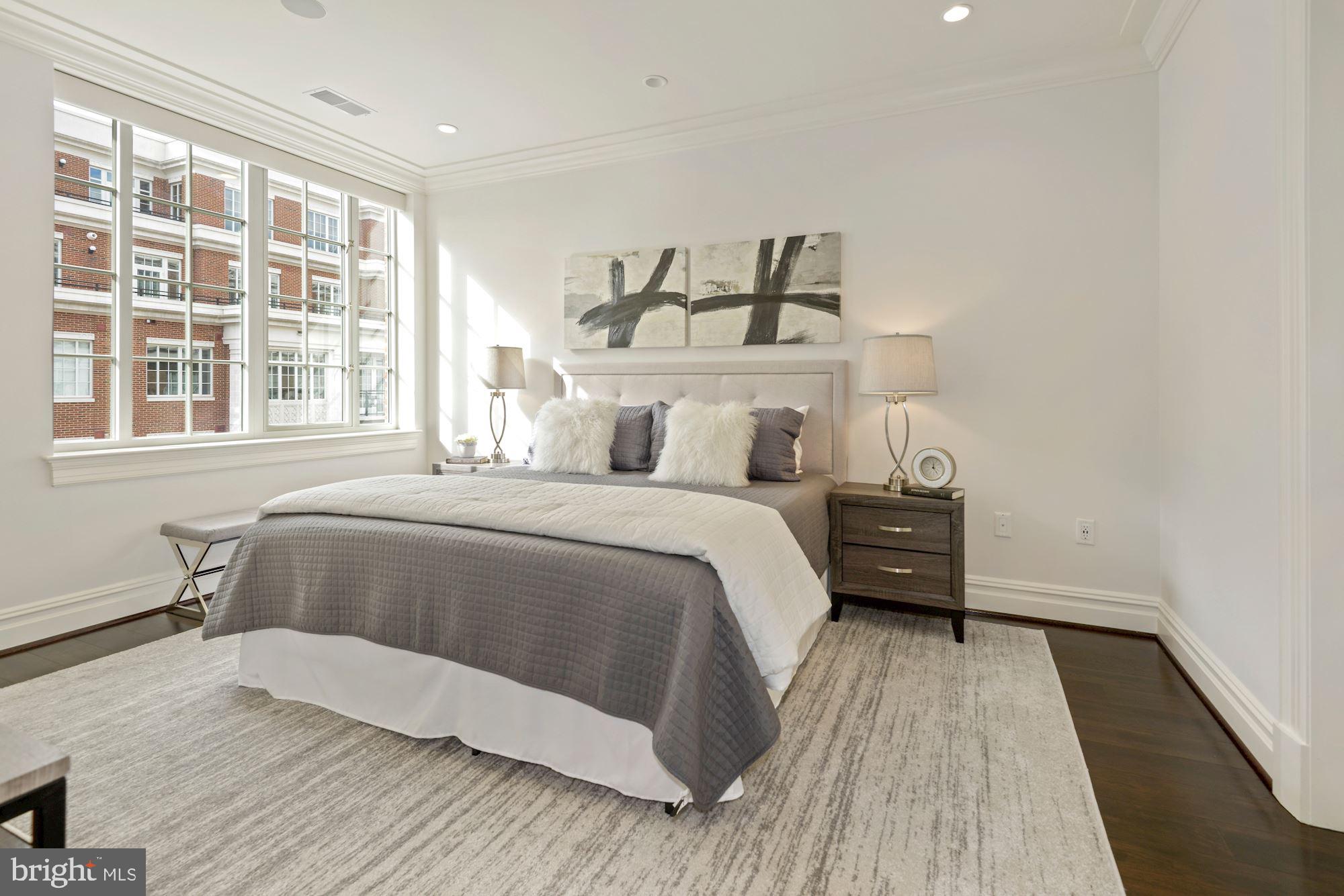 THE SIGNET - Residential