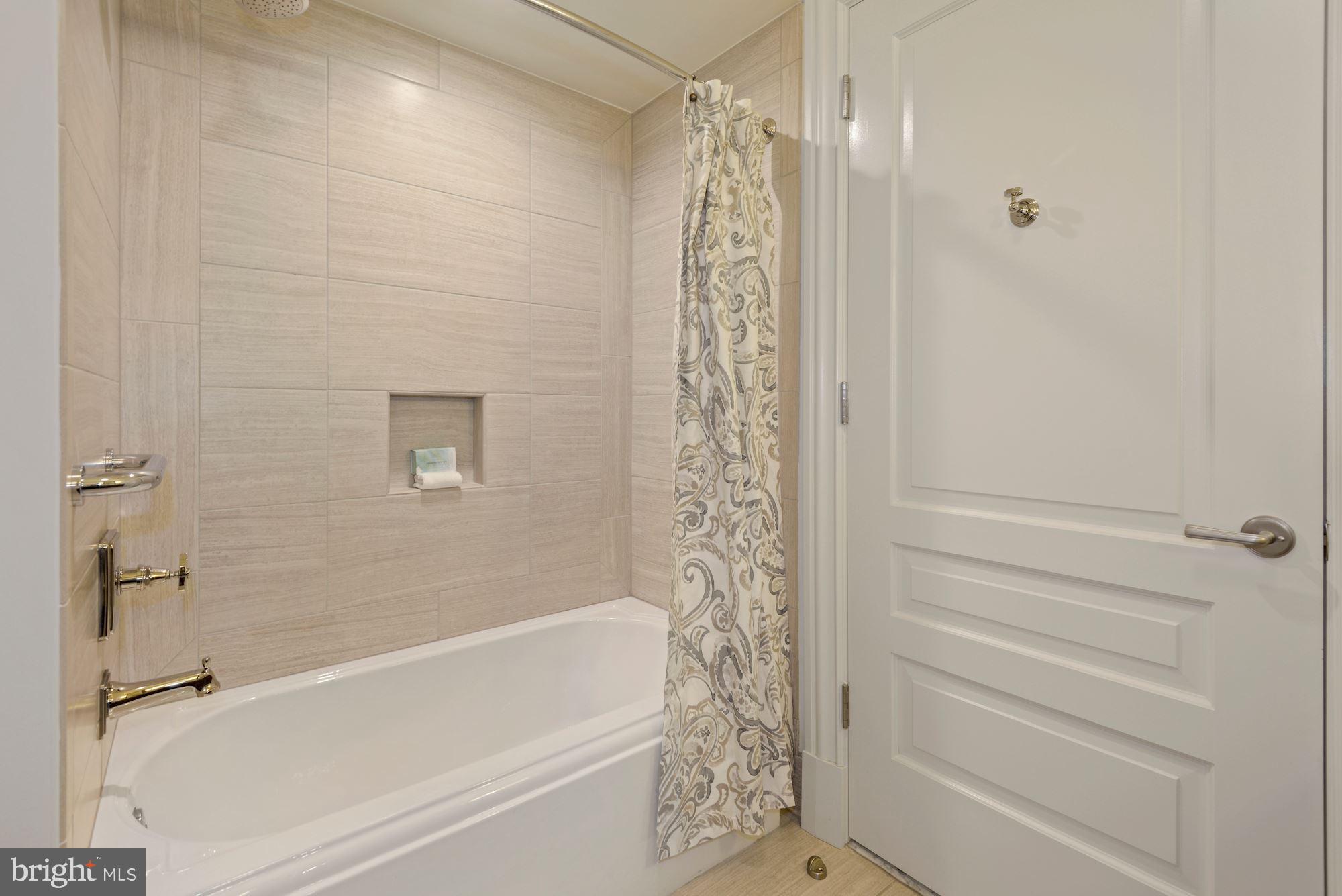 THE SIGNET - Residential