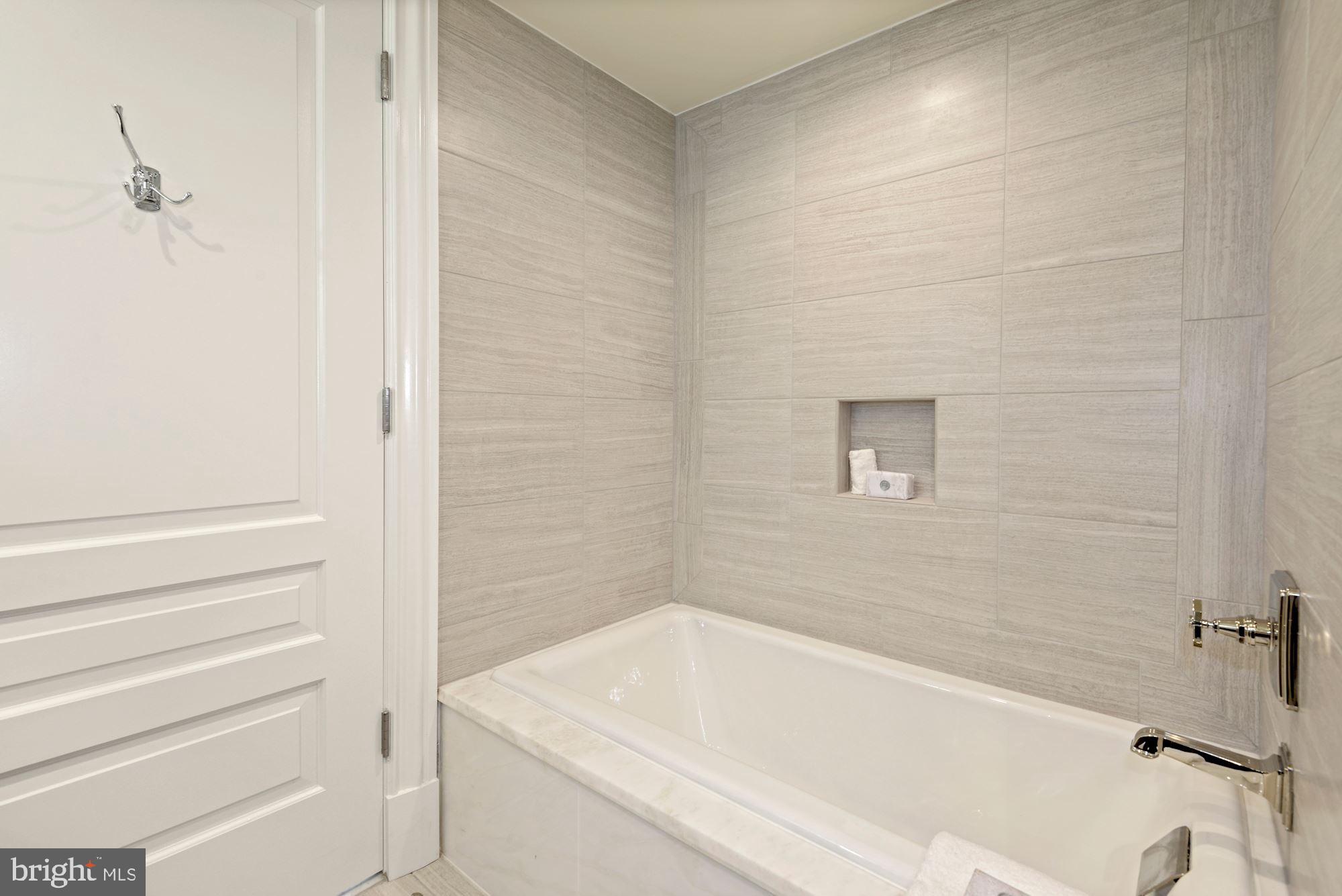 THE SIGNET - Residential