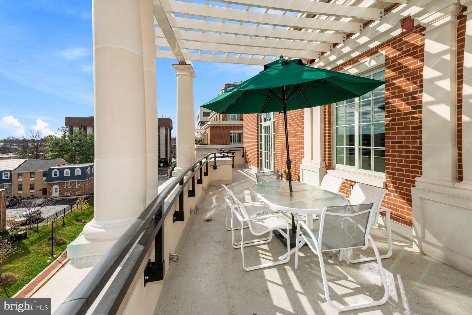 THE SIGNET - Residential